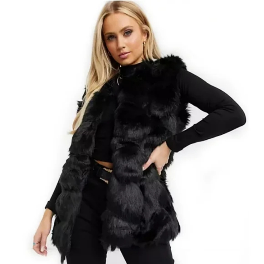 Misguided Sleeveless Faux Fur Coat / Size 8
